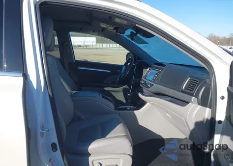 2017 Toyota Highlander Xle z USA, uszkodzony, nr VIN 5TDJZRFH2HS468963